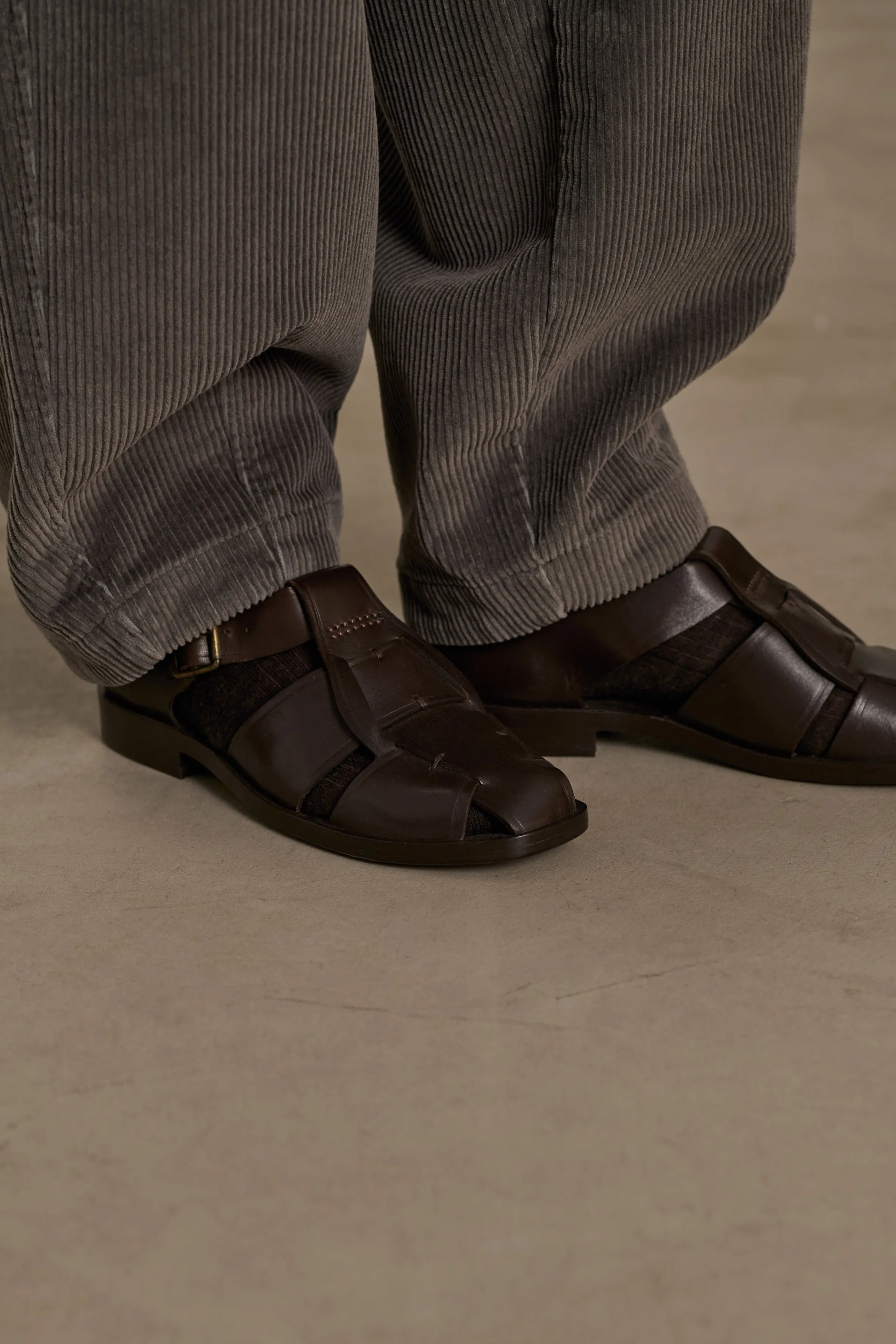 BROWN VELIKA SANDALS